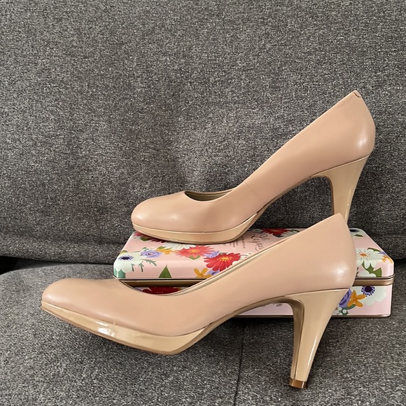Nine West Nude Pumps, 1/2” platform with 3 1/2” Heel - Picture 3 of 4